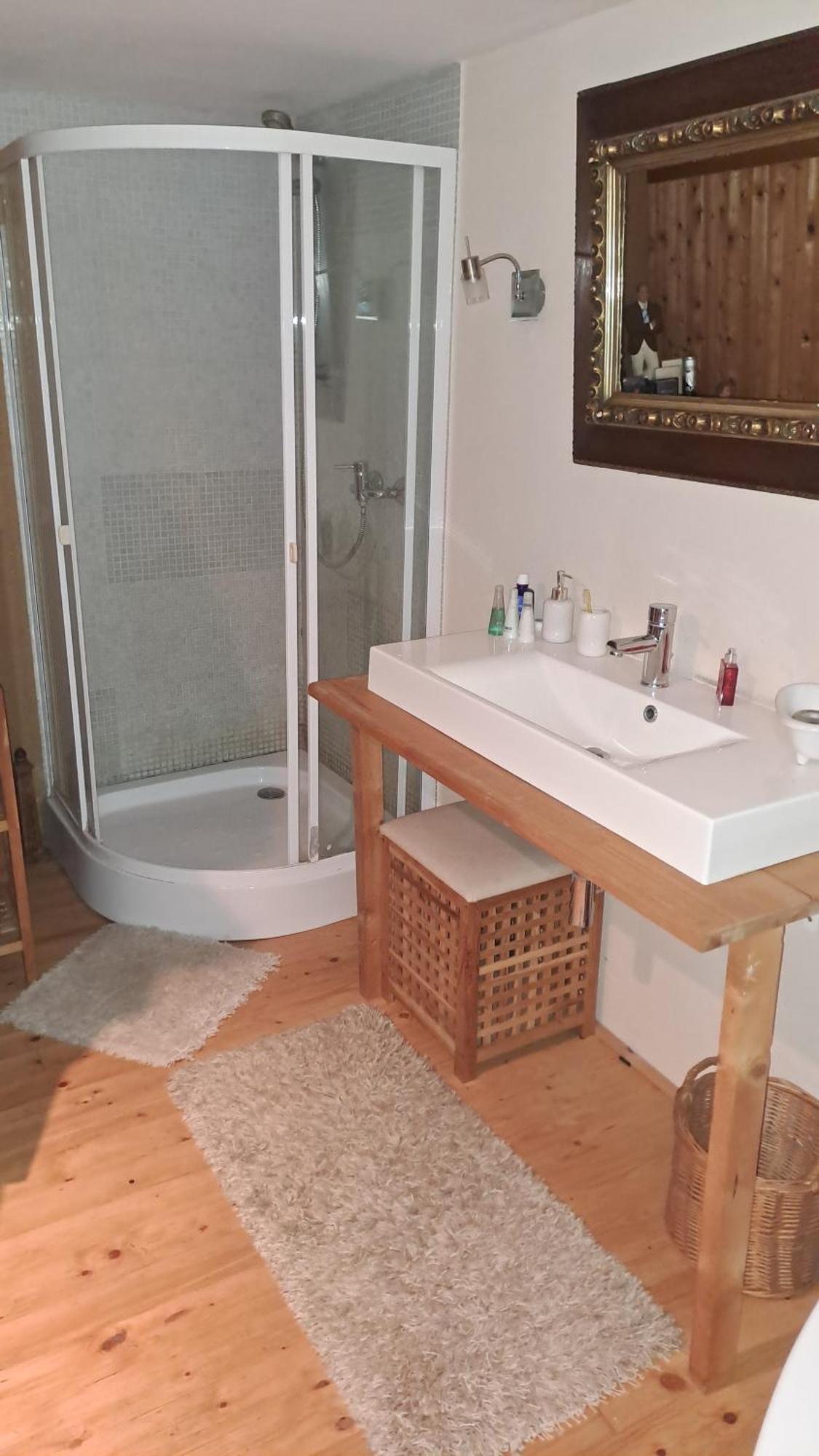 Apartmenthaus Mit Sauna Und Whirlpool Krefeld Bagian luar foto