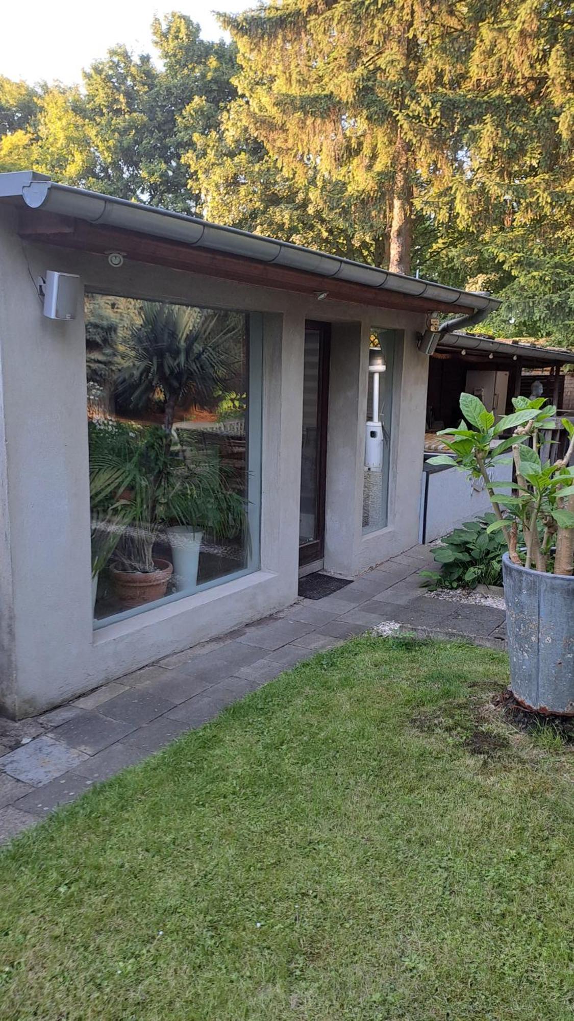 Apartmenthaus Mit Sauna Und Whirlpool Krefeld Bagian luar foto